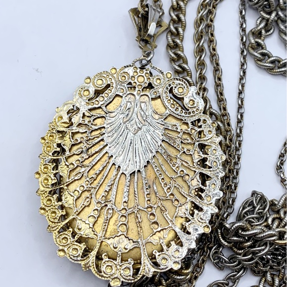 Vintage large cameo on multistrand layered tiered mixed chain necklace - Picture 9 of 14